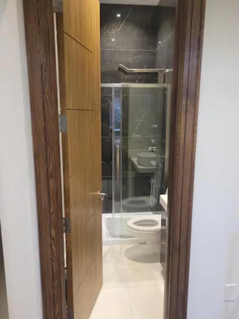 Toronto Modern House Apartment Ngoại thất bức ảnh